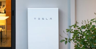 Найкращі сонячні акумуляторні батареї для купівлі в Україні на зиму (відео)