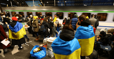 Біженців за кордоном все більше: скільки з України виїхало чоловіків та чи планують повертатися