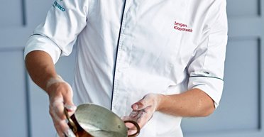 "Це мрія": Клопотенко хоче вкрасти та посадити в клітку дівчину (відео)