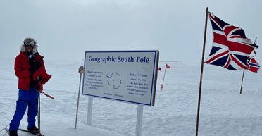 Новий рекорд: медик британської армії швидше за всіх подолала Антарктиду на лижах (відео)