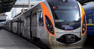 Интерсити Киев-Харьков будет ездить только до Полтавы: в "Укрзализныце" объяснили, что происходит