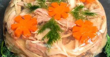 Ідеальний холодець: 5 лайфхаків, щоб традиційна страва вийшла смачною та прозорою