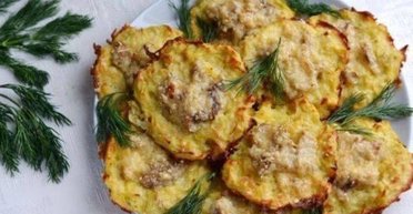 Картопляні коржики з рибою та сиром: готуємо ситний і смачний перекус