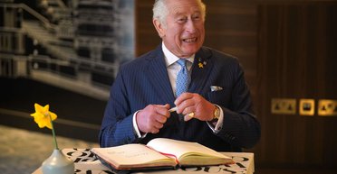 Успеть, пока не умер. Почему для коронации Чарльза III выбрали дату 6 мая 2023 года