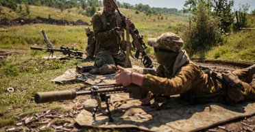 "Зі спущеними штанами": ЗСУ взяли в полон 19 солдатів ЗС РФ без жодного пострілу (відео)