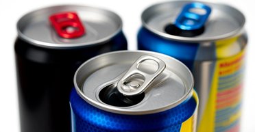 Один із найпопулярніших напоїв у світі живить рак: що показало дослідження