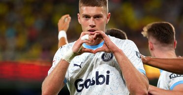 Впервые после Шевченко: Артема Довбика номинировали на получение "Золотого мяча"