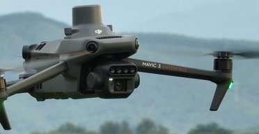 Бросит вызов "Мавикам": что известно о новом дроне Antigravity со встроенной 8K-камерой