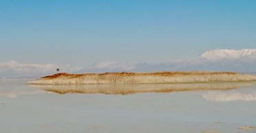 В одному з найсолоніших місць на Землі знайдено загадкову "чашу": по вінця повна прісної води