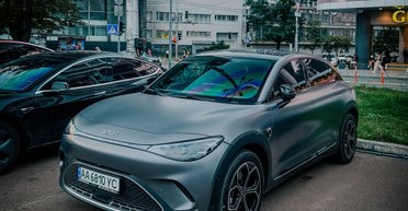 В Киеве заметили новейший спортивный электрокроссовер Smart (фото)