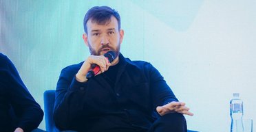 Угрожали пистолетом: в Днепре люди в масках остановили нардепа Каптелова