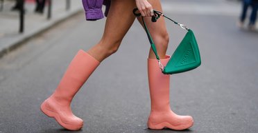 Із чим носити гумові чоботи в місті: поради стилістів