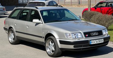 Раритет із 90-х: у Києві засвітився заряджений сімейний Audi (фото)