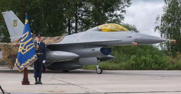 ВСУ потеряли истребитель F-16 во время массированной атаки ВС РФ, – Воздушные силы