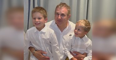 Юрий Горбунов с сыновьями трогательно поздравил Катю Осадчую с днем рождения (видео)