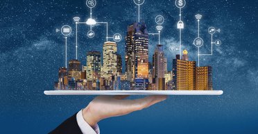 Одной ногой в смартфоне. На что похожи "умные" технологии в украинских регионах