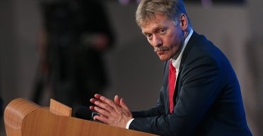 Компромиссы на переговорах возможны, но встреча Путина, Трампа и Зеленского — под сомнением, — Песков