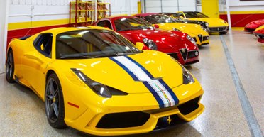 Сокровища на $100 миллионов: на аукционе распродали большую коллекцию суперкаров (фото)