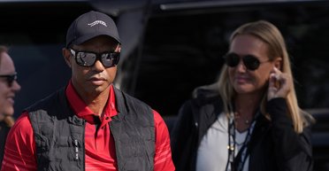 Знаменитость вместо сына президента: бывшая жена Трампа-младшего встречается с Тайгером Вудсом