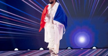 Прижал к стене и закрыл в гримерке: звезду "Евровидения-2024" обвинили в домогательствах