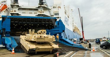 Использовал Байден: Трамп хочет закрыть военную базу снабжения Украины в Греции