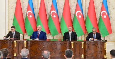 "Нам там непросто сейчас:" Лукашенко обсудил Украину с президентом Азербайджана (фото)