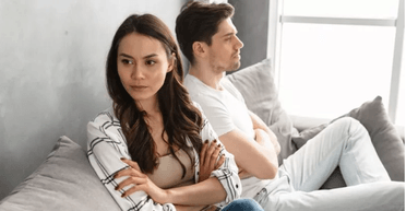 Девушка случайно узнала тайну нового мужа, потому что ему заблокировали банковскую карточку