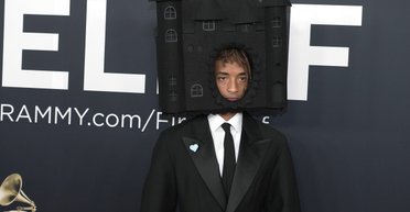 Греммі 2025: син Вілла Сміта з'явився на церемонії зі шпаківнею на голові (відео)