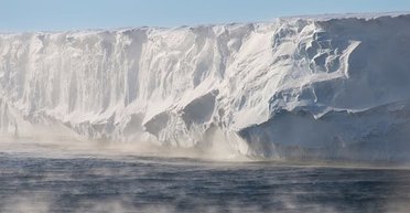 Более половины шельфовых ледников Антарктиды разрушатся: города по всему миру уйдут на дно