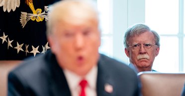 Трамп подстрелил ястреба. Что будет с внешней политикой США после Болтона