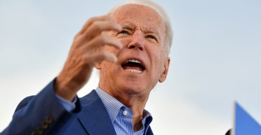 Байден назвал Путина "мясником" и считает, что США могли бы защитить Украину