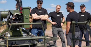 Нові роботи скоро посилять ЗСУ: українці створили "камікадзе", турелі та "глушилки"