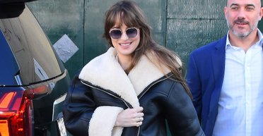 Дакота Джонсон відсвяткувала день народження з Крісом Мартіном (фото)