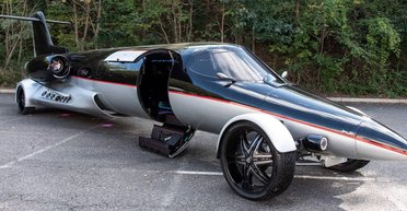 Наземний літак: на продаж виставили найнезвичайніший лімузин у світі (фото)