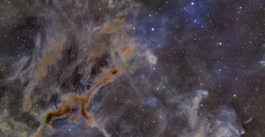 У сузір'ї Кассіопея космічний "жираф" скаче крізь море зірок (фото)