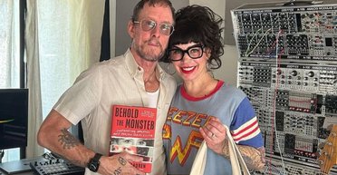 Полиция в США подстрелила и арестовала жену известного рок-музыканта (видео)