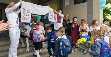 "Пакет школьника" стартует в течение недели: как получить 5000 грн на первоклассника (видео)