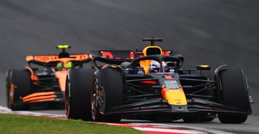 Ферстаппен впервые выиграл гран-при Китая: обзор 5-го этапа Формулы 1 (фото, видео)