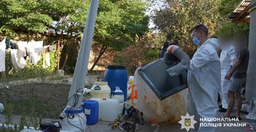 "Пуститися берега" по-українськи: наркокартель з Одеси відправляв психотропи за кордон (відео)