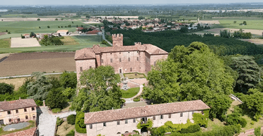 От расцвета до пустоши: блогер решил поискать призраков в тысячелетнем замке (видео)