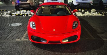 В Киеве среди зимы заметили скоростной суперкар Ferrari (фото)