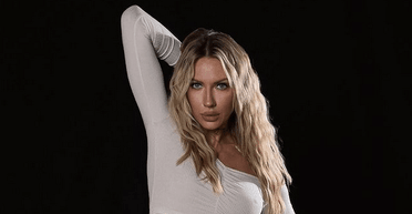 Леся Нікітюк після чуток про вагітність заспівала з Дорофєєвою (відео)