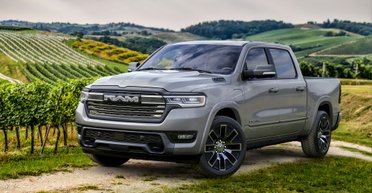 На рынок выйдет электрифицированный американский пикап с запасом хода более 1100 км (видео)