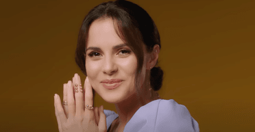 Після заяв про російську мову: "Золотий Вік" прибрав з амбасадорства Настю Каменських