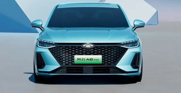 Chery представили стильный гибридный седан с запасом хода 1400 км (фото)