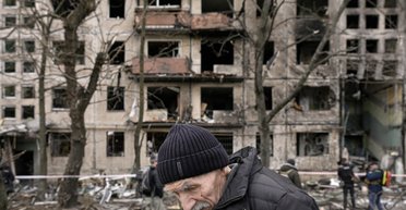 "Цинізму немає межі": окупанти виселяють маріупольців з будинків, — радник мера