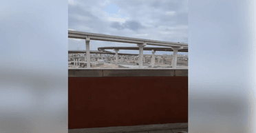 Муж подарил любимой путешествие: она икала от смеха, увидев вид из окна