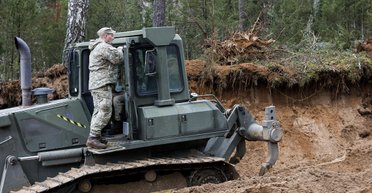 Солдаты исчезли: в Литве нашли утонувший во время учений транспорт армии США, — CNN