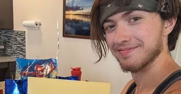 На вершині гори знайшли останню записку хлопця, якого після цього ніхто не бачив (фото)