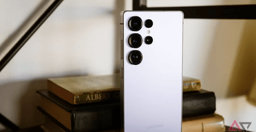 Смартфон Samsung Galaxy S25 погано заряджається: експерти з'ясували, у чому причина